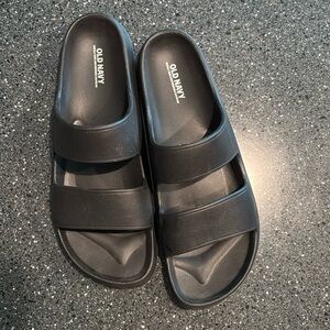 Old Navy slides. Women’s size 10. Barely worn.